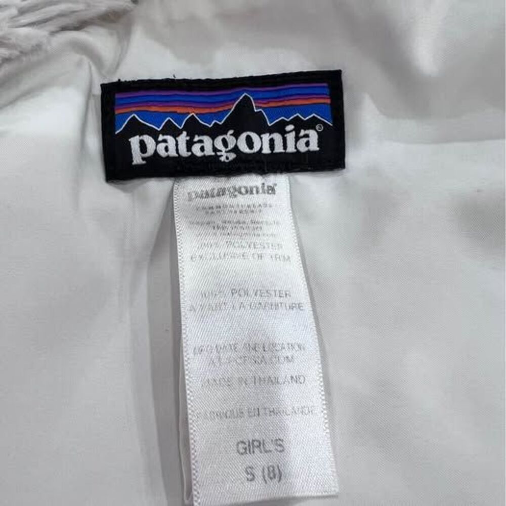 Girl’s White Patagonia Jacket
